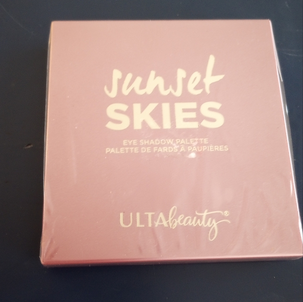 Ulta Beauty Sunset Skies Eyeshadow Pallete 12 Colors Included.